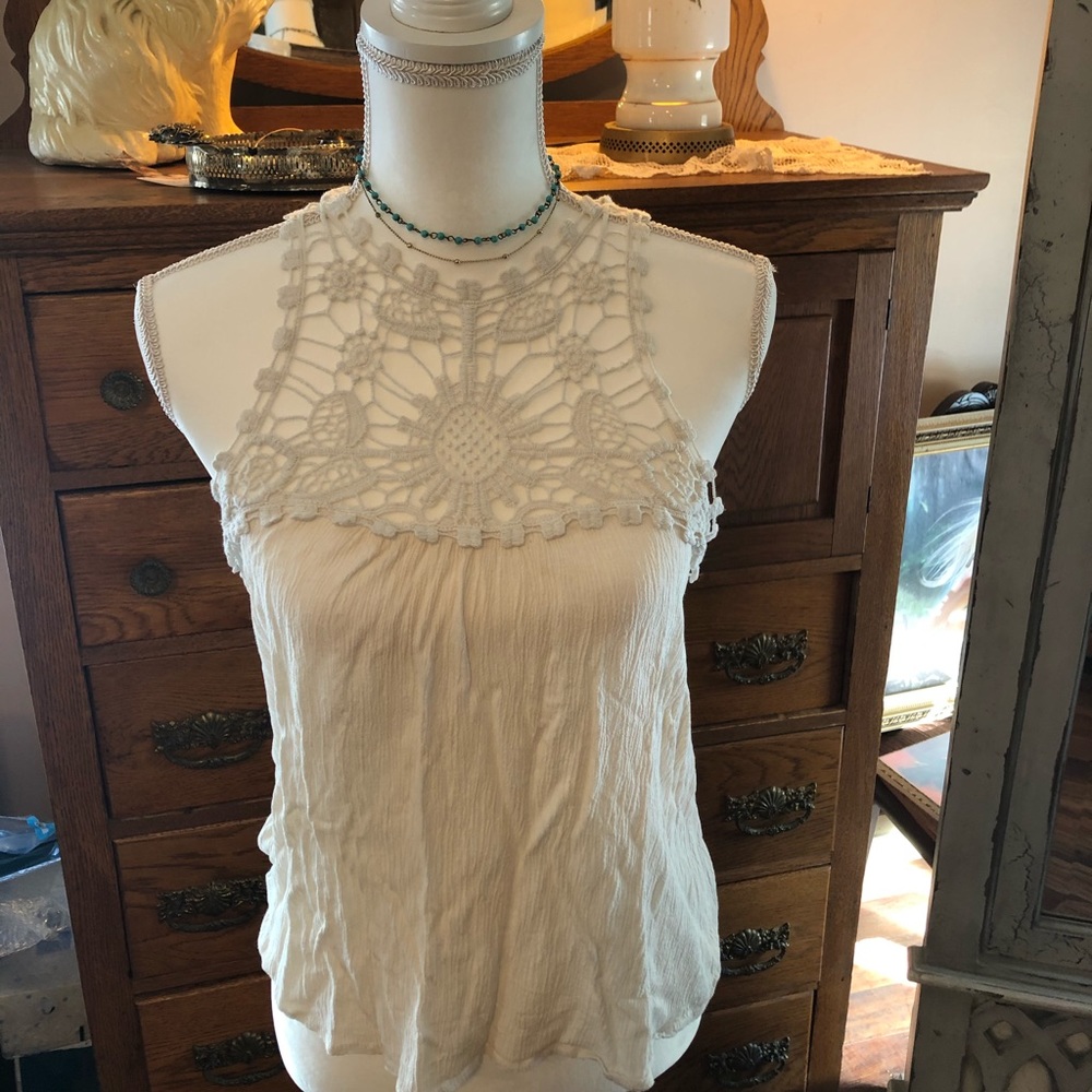 Lacey sleeveless ivory top